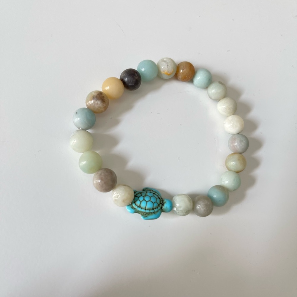Multicolor Beaded Bracelet with Turtle Charm